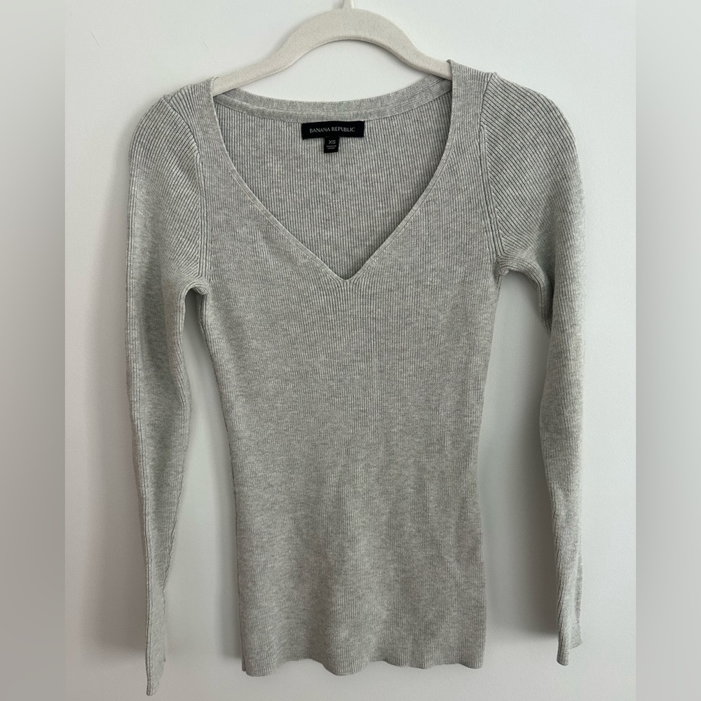 Banana Republic Light Gray Knit Top